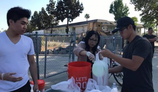 Feed Homeless in Lake Eola Park, Orlando, Florida